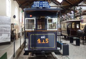 Motrice 415 sur le service Midi - Nord par porte de Namur