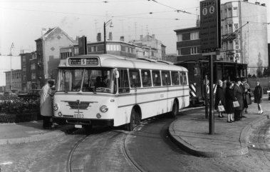 Autobus Büssing Senator 8903 (ligne 5)