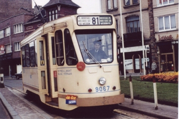 Motrice 9067 (ligne 81) 02/11/1969 - Auteur inconnu Square de Meudon Collection MTUB