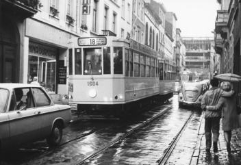 Motrice 1604 (ligne 18) Rue d'Idalie - 30/09/1968 Auteur inconnu Collection MTUB