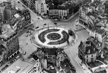 Rond-point de la rue de la Loi Date et auteur inconnus Collection MTUB
