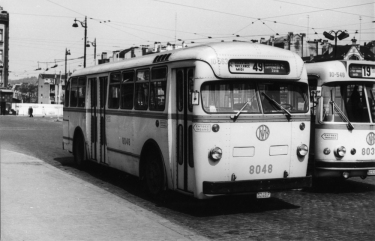 Autobus Mack 8048 (ligne 49) Place Emile Bockstael Jacques Cohn - 05/1958 Collection MTUB