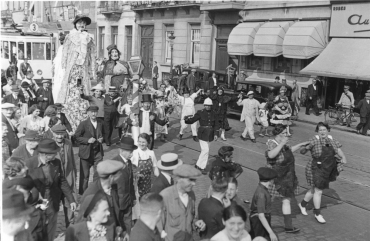 Motrice (ligne 3) Rue Royale - Années 30 Auteur inconnu Collection MTUB