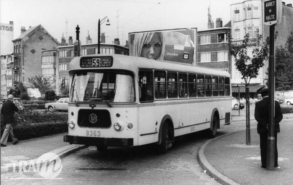 Autobus 8363 (ligne 59) Place Princesse Elisabeth - Gare de Schaerbeek Jacques Cohn - Avril 1975 Collection MTUB