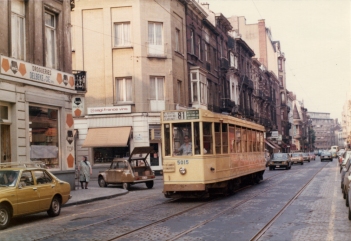 Motrice 5015 (ligne 81) Rue du Bailli Date et auteur inconnus Collection MTUB